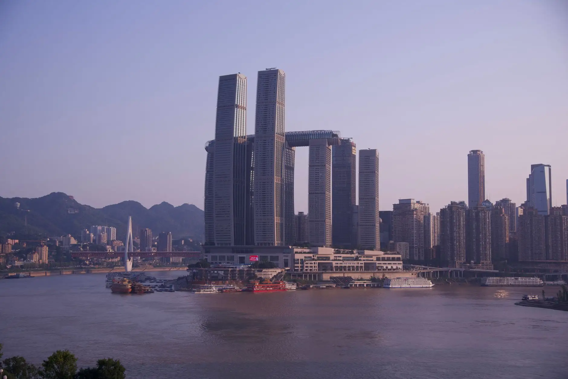 PLC控制柜与数据采集终端在工厂设备联网中的集成方案
