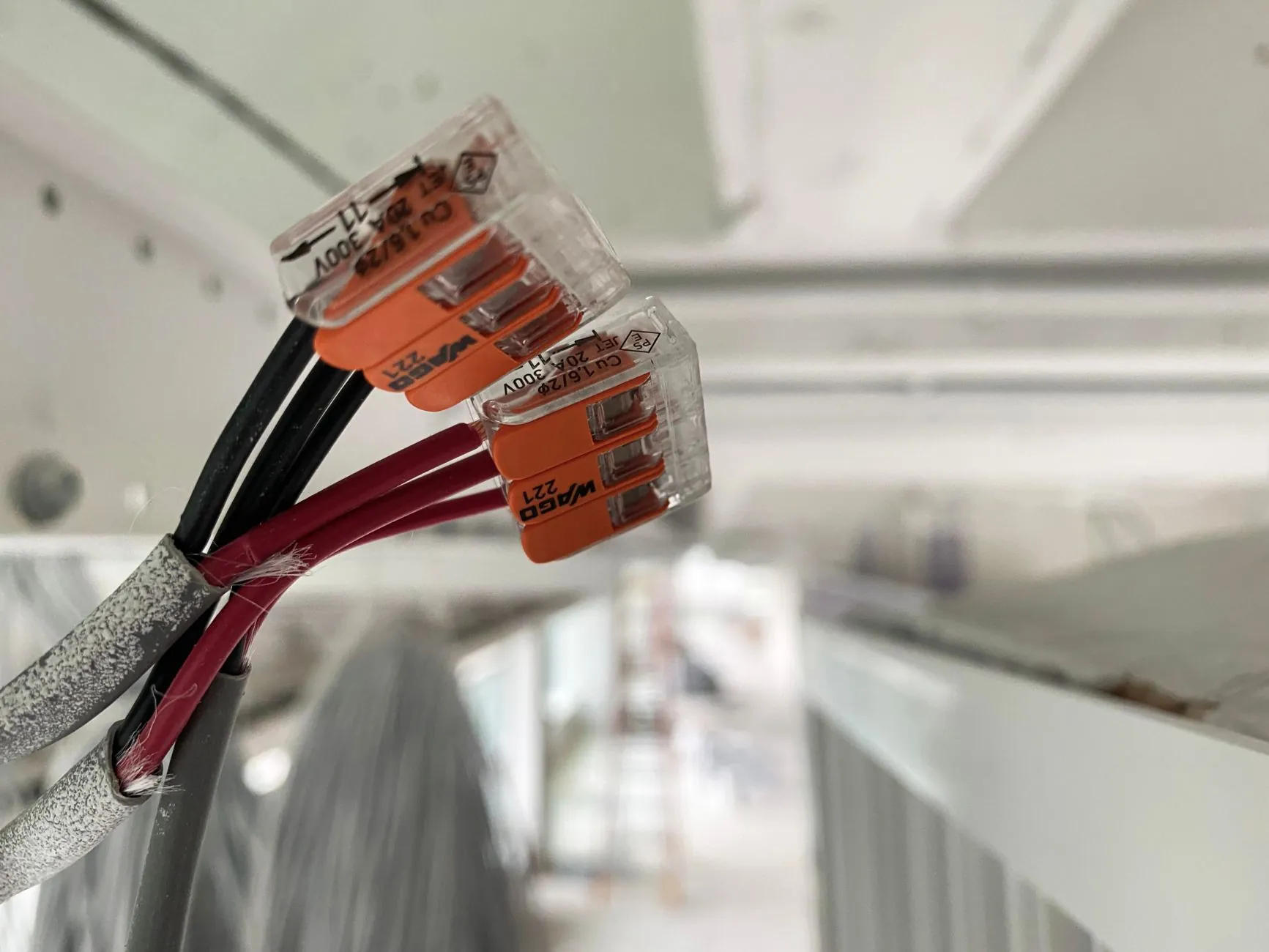 数据采集终端与PLC控制柜协同实现的工厂设备联网方案解析