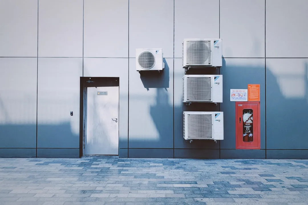 工业数据采集终端与PLC控制柜协同方案提升产线透明度