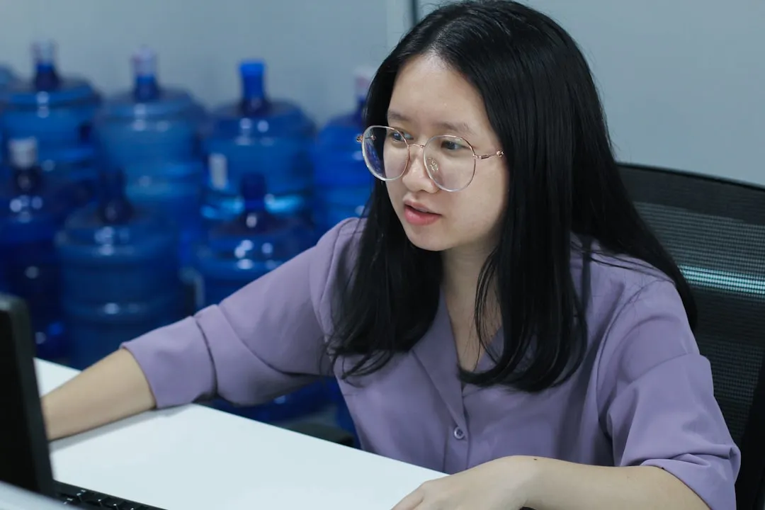 PLC控制柜在设备联网与数据采集中的关键作用与实践