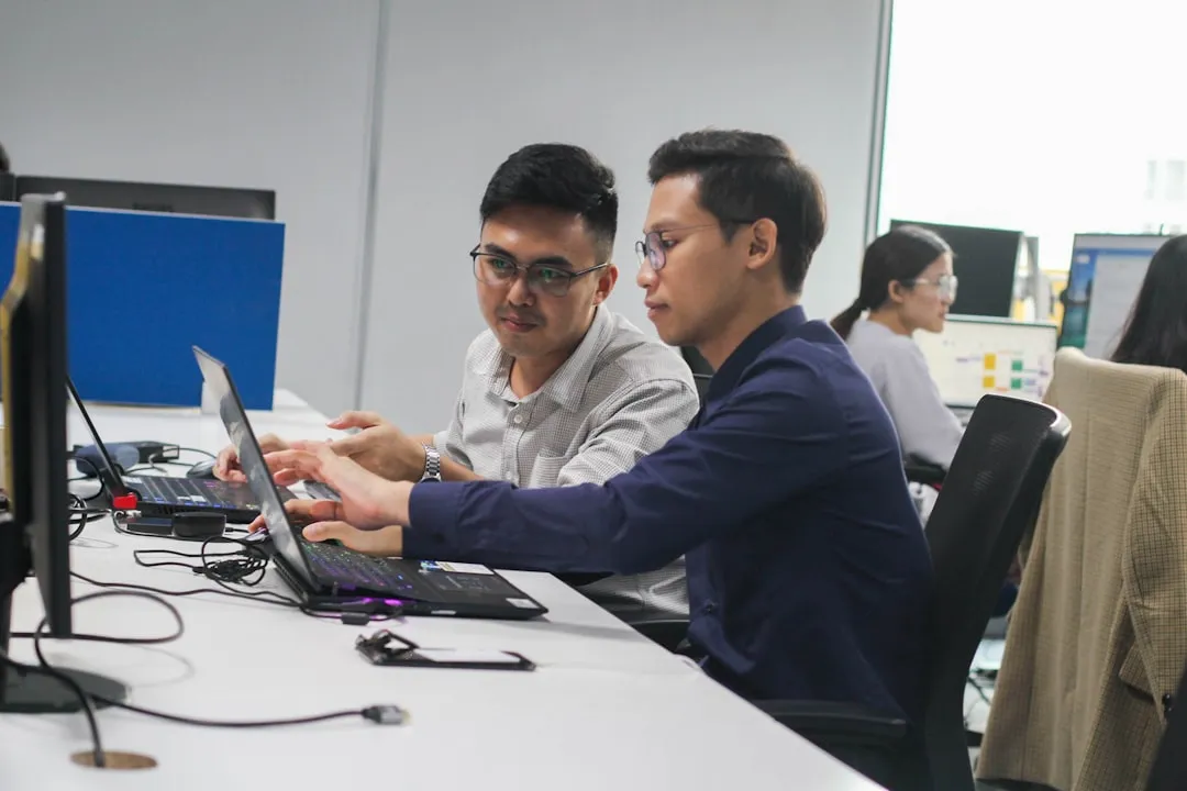 设备联网方案对比：传统采集终端与PLC控制柜集成方案优劣分析