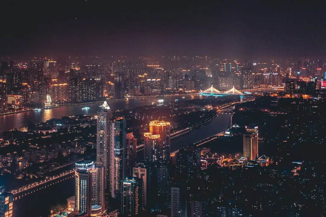 2025年工业自动化趋势下PLC控制柜选型关键指标分析