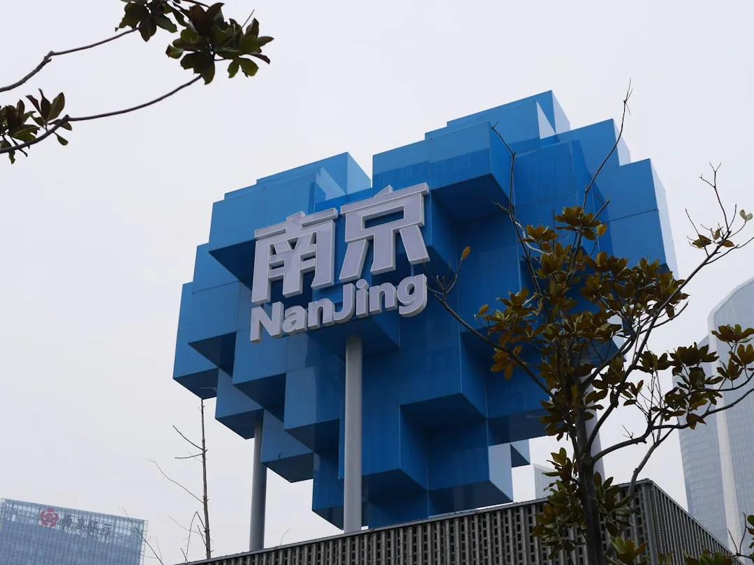PLC控制柜在工业自动化产线中的核心作用与技术选型要点