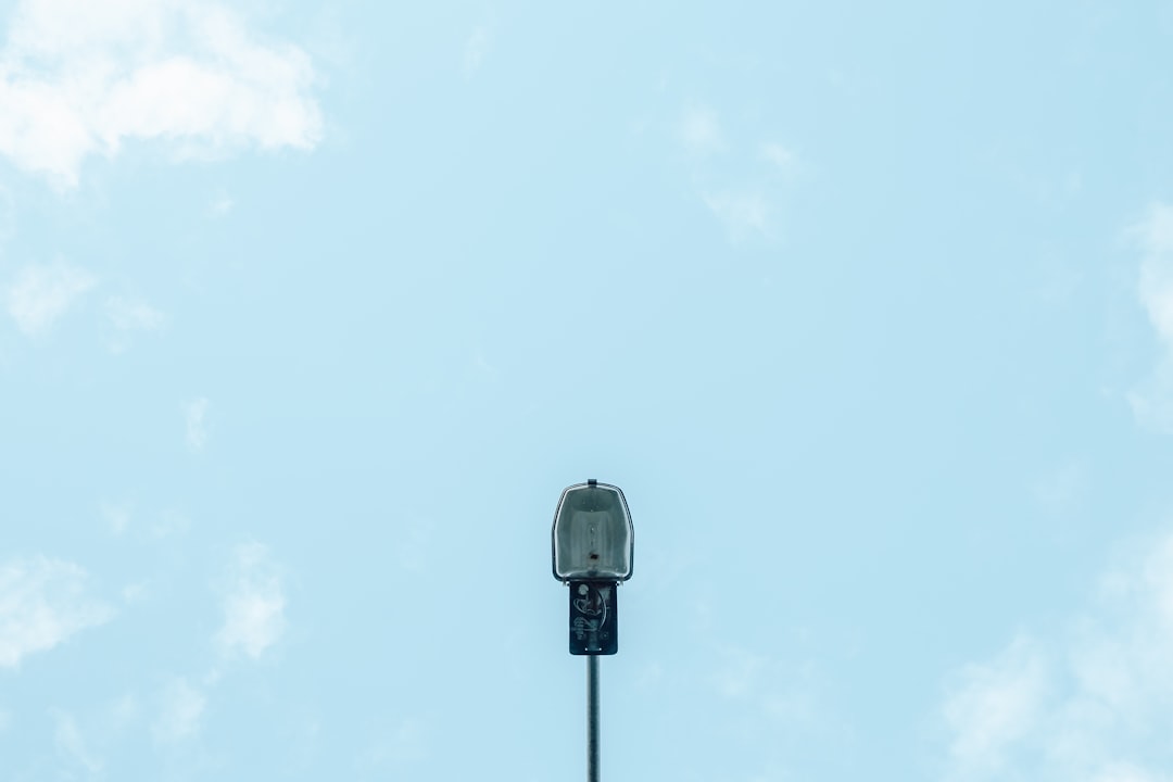 基于PLC控制柜与数据采集终端的工厂设备联网方案设计