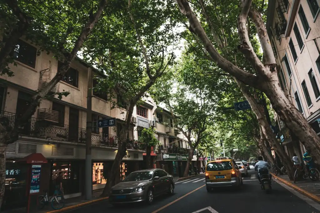 PLC控制柜与数据采集终端在产线透明化中的协同应用案例